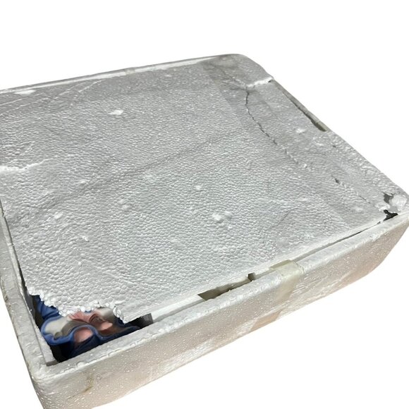 Vintage 11-Piece Nativity Set‎ With Wood Base By Crown Accents - Picture 15 of 16